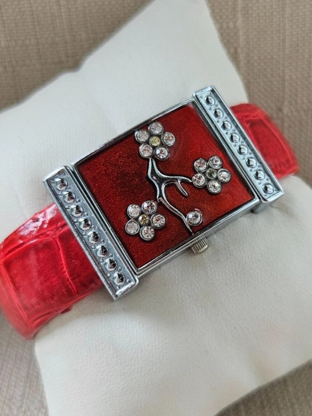 Vintage Via Nova Ladies Wristwatch Cuff Red/Silver Tone Analog Quartz Watch